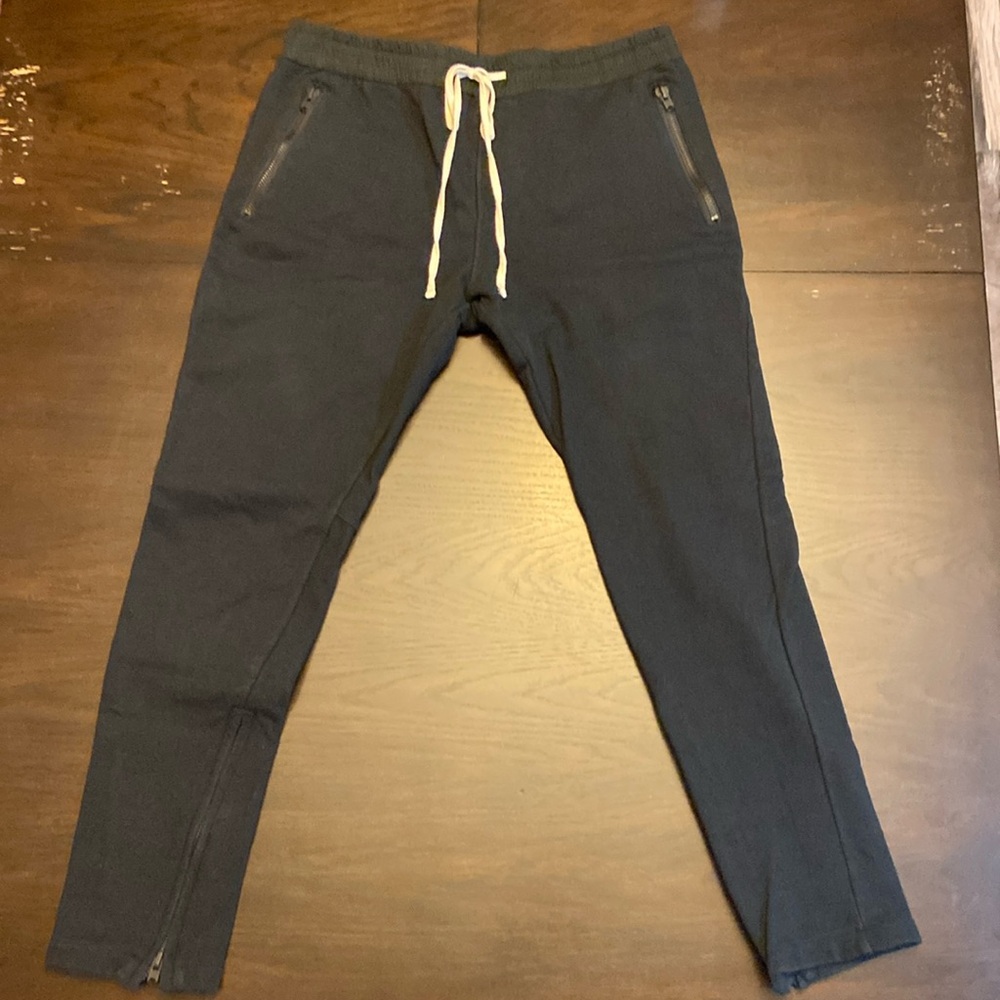 Early Essentials - Black Sweatpants - Sz Large - Condition 7/10